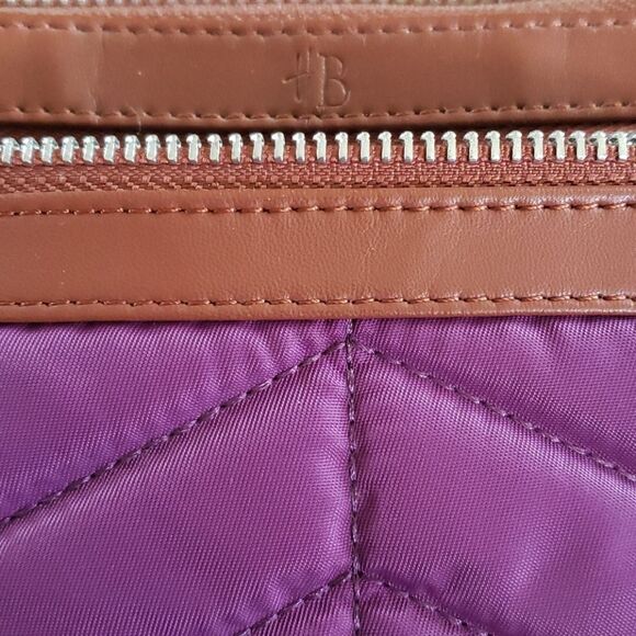 wristlet with Charging Features-NWOT - Picture 3 of 10